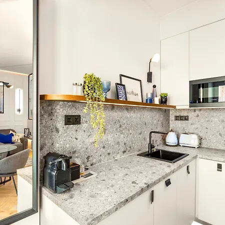 The Goldtree Premium * بودابست